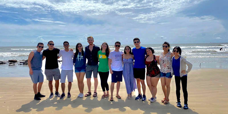 Fulbright goes to the beach!